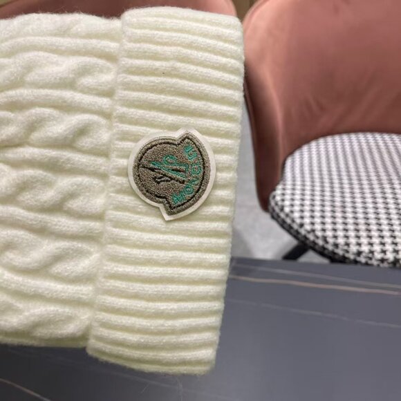 Moncler Women's White Wool Beanie with Pom-Pom Detail - Picture 3 of 8